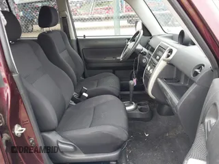 2005 Scion xB z VIN JTLKT324250193538, wystawiony jako IAAI lot #42276045 z przebiegiem 119 365 mil mil oraz . Historia ofert i sprzedaży dostępna na DreamBid. Obrazek 5.
