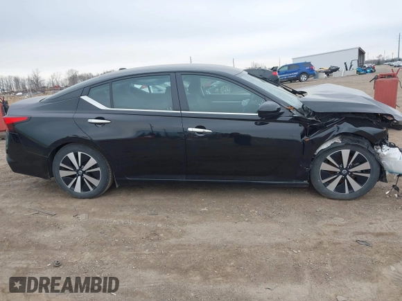 2022 Nissan Altima 2.5 SV with VIN 1N4BL4DV0NN339984, listed as a IAAI auction lot 42011236 with 60,803 mi miles. Bid and sale history available at carsss.com. Image 13.