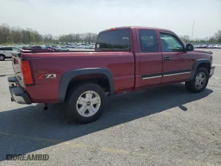 2006 Chevrolet Silverado 1500 LT2 with VIN 1GCEK19B16Z239586, listed as a Copart auction lot 54582435 with 214,211 mi miles and Clean Title. Bid and sale history available at carsss.com. Image 3.