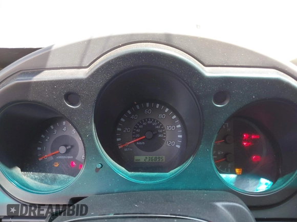 2002 Nissan Xterra XE z VIN 5N1ED28T22C503143, wystawiony jako IAAI lot #42215012 z przebiegiem 236 895 mil mil oraz . Historia ofert i sprzedaży dostępna na DreamBid. Obrazek 7.