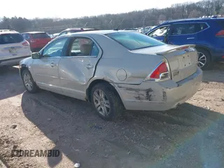 2008 Ford Fusion SEL with VIN 3FAHP08118R156805, listed as a IAAI auction lot 41853953 with 194,455 mi miles. Bid and sale history available at carsss.com. Image 3.