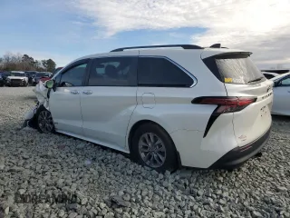2021 Toyota Sienna XLE with VIN 5TDYSKFCXMS032595, listed as a Copart auction lot 43501975 with 97,162 mi miles and Non Repairable. Bid and sale history available at carsss.com. Image 2.
