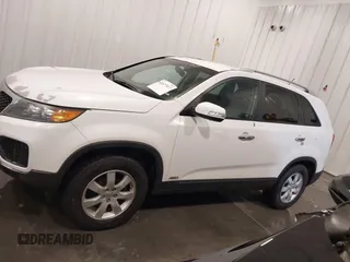 2013 Kia Sorento LX with VIN 5XYKTDA22DG310142, listed as a IAAI auction lot 41677417 with 234,661 mi miles. Bid and sale history available at carsss.com. Image 14.