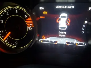 2018 Jeep Cherokee Limited z VIN 1C4PJMDB0JD571030, wystawiony jako Copart lot #84747194 z przebiegiem 76 257 mil mil oraz Szkoda całkowita • Salvage title. Historia ofert i sprzedaży dostępna na DreamBid. Obrazek 9.