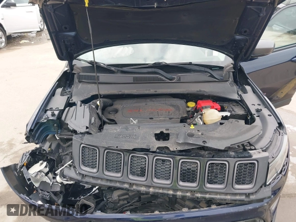 2019 Jeep Compass Trailhawk with VIN 3C4NJDDB8KT619330, listed as a IAAI auction lot 41237920 with 85,144 mi miles and . Bid and sale history available at DreamBid. Image 10.
