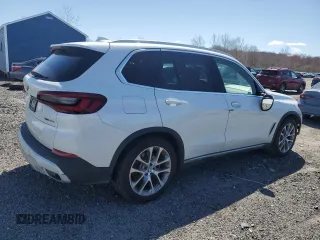 2021 BMW X5 xDrive45e with VIN 5UXTA6C02M9F03198, listed as a Copart auction lot 51805015 with 42,350 mi miles and Salvage Title. Bid and sale history available at DreamBid. Image 3.