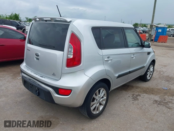 2012 Kia Soul + with VIN KNDJT2A60C7377305, listed as a IAAI auction lot 41902069 with 76,217 mi miles. Bid and sale history available at carsss.com. Image 4.