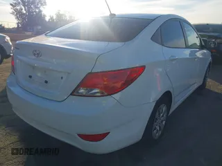 2016 Hyundai Accent SE z VIN KMHCT4AE0GU062891, wystawiony jako IAAI lot #40989721 z przebiegiem 128 457 mil mil oraz . Historia ofert i sprzedaży dostępna na DreamBid. Obrazek 4.