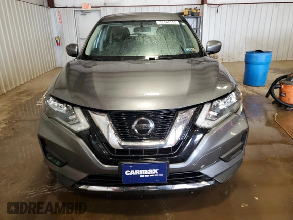 2018 Nissan Rogue SV z VIN JN8AT2MV6JW314624, wystawiony jako Copart lot #52546785 z przebiegiem 233 834 mil mil oraz Szkoda całkowita • Salvage title. Historia ofert i sprzedaży dostępna na DreamBid. Obrazek 5.