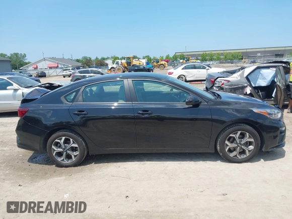 2021 Kia Forte LXS z VIN 3KPF24AD7ME264763, wystawiony jako IAAI lot #42477136 z przebiegiem 48 667 mil mil oraz . Historia ofert i sprzedaży dostępna na DreamBid. Obrazek 13.
