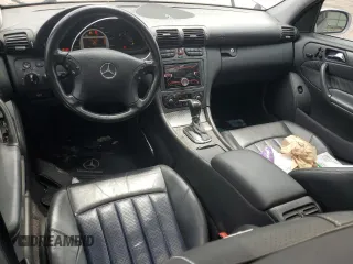 2002 Mercedes-Benz C z VIN WDBRF65J32F157367, wystawiony jako Copart lot #59039565 z przebiegiem 171 931 mil mil oraz Czysty tytuł • Clean title. Historia ofert i sprzedaży dostępna na DreamBid. Obrazek 8.