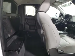 2022 Toyota Tacoma SR z VIN 3TYRX5GN4NT046702, wystawiony jako Copart lot #54591465 z przebiegiem 109 217 mil mil oraz Czysty tytuł • Clean title. Historia ofert i sprzedaży dostępna na DreamBid. Obrazek 10.