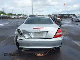2005 Mercedes-Benz SLK 230/320 с VIN WDBWK56F35F045143, выставлен на аукционе IAAI как лот 42014710 с пробегом 96 868 миль миль и . История ставок и продаж доступна на DreamBid. Изображение 16.