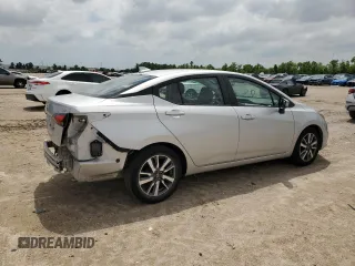 2020 Nissan Versa SV z VIN 3N1CN8EV5LL810008, wystawiony jako Copart lot #53625285 z przebiegiem 33 440 mil mil oraz Czysty tytuł • Clean title. Historia ofert i sprzedaży dostępna na DreamBid. Obrazek 3.