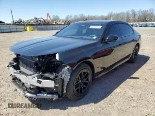 2024 BMW 7 Series 760i xDrive z VIN WBA33EJ05RCS69054, wystawiony jako Copart lot #52484995 z przebiegiem 11 101 mil mil oraz Szkoda całkowita • Salvage title. Historia ofert i sprzedaży dostępna na DreamBid. Obrazek 1.