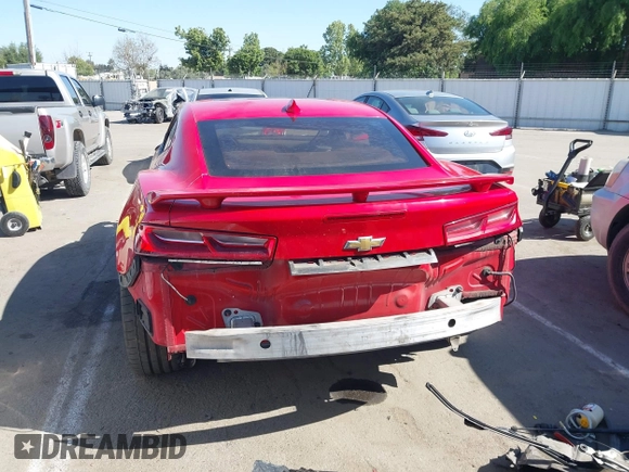 2016 Chevrolet Camaro 2SS z VIN 1G1FH1R71G0118652, wystawiony jako IAAI lot #42087638 z przebiegiem Nie podano mil oraz . Historia ofert i sprzedaży dostępna na DreamBid. Obrazek 16.
