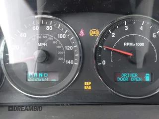 2006 Jeep Commander with VIN 1J8HG48K06C349008, listed as a IAAI auction lot 42084480 with 222,664 mi miles and . Bid and sale history available at DreamBid. Image 7.