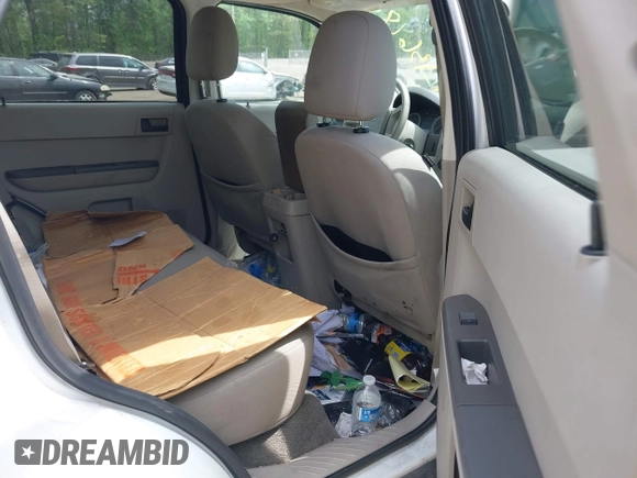 2008 Ford Escape Hybrid with VIN 1FMCU59H38KC38282, listed as a IAAI auction lot 42136889 with 233,123 mi miles. Bid and sale history available at carsss.com. Image 8.