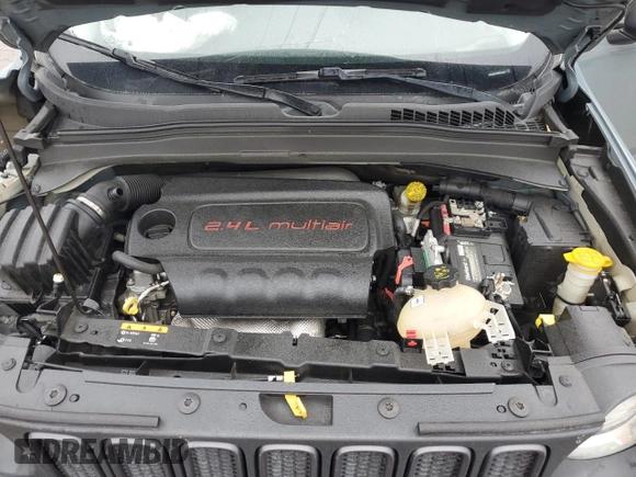 2015 Jeep Renegade Trailhawk with VIN ZACCJBCT8FPC18217, listed as a Copart auction lot 56537685 with 101,489 mi miles and Clean title. Bid and sale history available at DreamBid. Image 12.