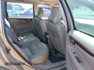 2004 Volvo V70 XC70 with VIN YV1SZ59H241149069, listed as a IAAI auction lot 42096186 with 187,986 mi miles. Bid and sale history available at carsss.com. Image 8.