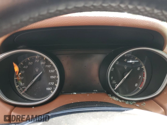 2017 Maserati Levante z VIN ZN661XUA1HX207002, wystawiony jako Copart lot #72803814 z przebiegiem Nie podano mil oraz Szkoda całkowita • Salvage title. Historia ofert i sprzedaży dostępna na DreamBid. Obrazek 9.