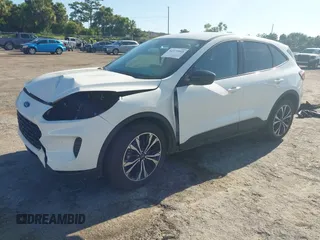 2022 Ford Escape SE z VIN 1FMCU0G64NUB84513, wystawiony jako IAAI lot #42579903 z przebiegiem 44 546 mil mil oraz . Historia ofert i sprzedaży dostępna na DreamBid. Obrazek 2.