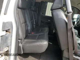 2009 GMC Sierra 2500HD SLE z VIN 1GTHK59K59E125901, wystawiony jako Copart lot #55094295 z przebiegiem 262 201 mil mil oraz Tytuł czysty. Historia ofert i sprzedaży dostępna na DreamBid. Obrazek 10.
