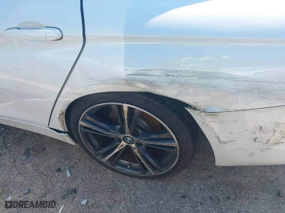 2019 BMW 4 Series 430i with VIN WBA4J1C5XKBM17853, listed as a IAAI auction lot 39758988 with 38,520 mi miles. Bid and sale history available at carsss.com. Image 17.