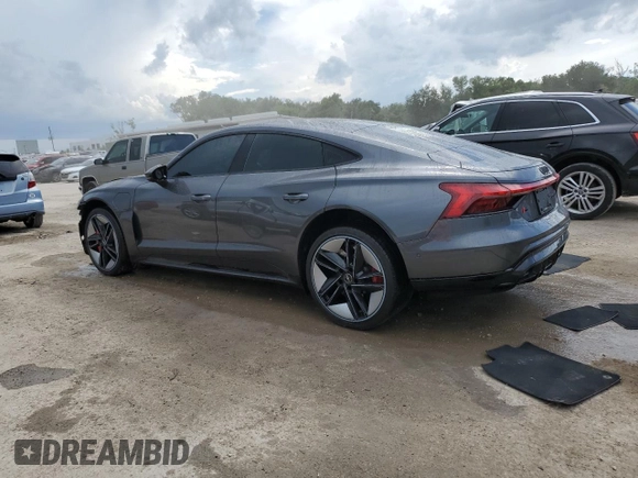2022 Audi RS e-tron GT z VIN WAUAHBFW4N7902313, wystawiony jako Copart lot #55282983 z przebiegiem 125 mil mil oraz . Historia ofert i sprzedaży dostępna na DreamBid. Obrazek 2.