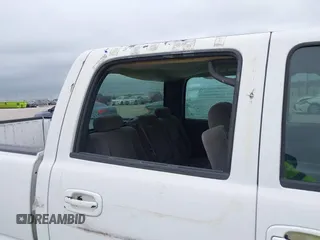 2005 Chevrolet Silverado 1500 LS z VIN 2GCEC13TX51264590, wystawiony jako IAAI lot #42333287 z przebiegiem 179 230 mil mil oraz . Historia ofert i sprzedaży dostępna na DreamBid. Obrazek 13.