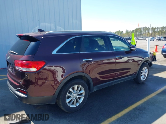 2016 Kia Sorento LX with VIN 5XYPGDA30GG154142, listed as a IAAI auction lot 41899356 with 141,312 mi miles. Bid and sale history available at carsss.com. Image 4.