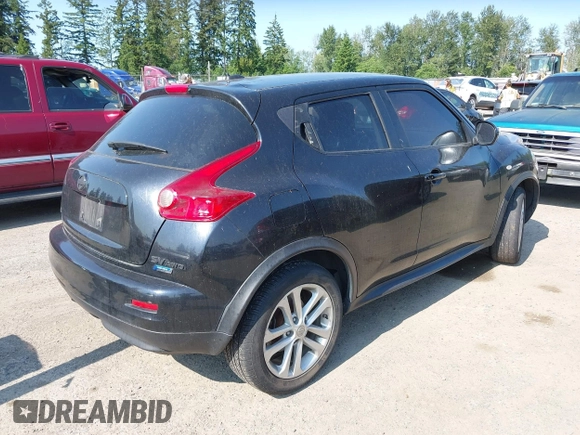 2013 Nissan Juke SV z VIN JN8AF5MVXDT211009, wystawiony jako IAAI lot #42416229 z przebiegiem 113 612 mil mil oraz . Historia ofert i sprzedaży dostępna na DreamBid. Obrazek 4.