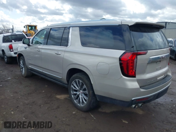 2021 GMC Yukon XL Denali with VIN 1GKS2JKL6MR373274, listed as a IAAI auction lot 41660282 with 88,373 mi miles. Bid and sale history available at carsss.com. Image 3.