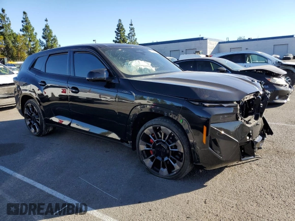 2023 BMW XM z VIN 5YM23CS08P9R97700, wystawiony jako Copart lot #79049744 z przebiegiem Nie podano mil oraz Szkody całkowita. Historia ofert i sprzedaży dostępna na DreamBid. Obrazek 4.