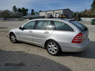 2003 Mercedes-Benz C 240 z VIN WDBRH81J43F380823, wystawiony jako Copart lot #53936025 z przebiegiem 141 938 mil mil oraz Tytuł czysty. Historia ofert i sprzedaży dostępna na DreamBid. Obrazek 2.