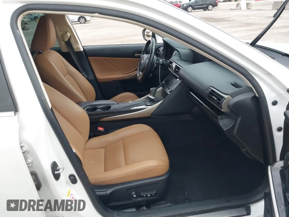 2017 Lexus IS 300 z VIN JTHCM1D21H5025621, wystawiony jako IAAI lot #42121222 z przebiegiem 81 709 mil mil oraz . Historia ofert i sprzedaży dostępna na DreamBid. Obrazek 5.
