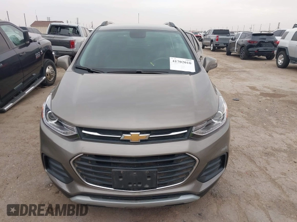 2022 Chevrolet Trax LT with VIN KL7CJLSM2NB563216, listed as a IAAI auction lot 41702010 with 19,937 mi miles. Bid and sale history available at carsss.com. Image 12.