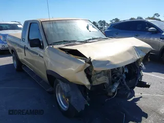 1998 Nissan Frontier XE z VIN 1N6DD26S3WC378800, wystawiony jako IAAI lot #41697666 z przebiegiem 185 391 mil mil oraz . Historia ofert i sprzedaży dostępna na DreamBid. Obrazek 1.