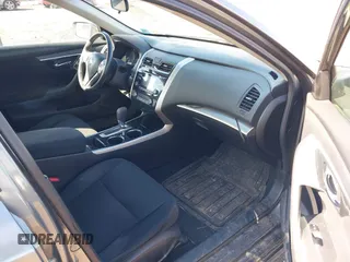 2014 Nissan Altima 2.5 with VIN 1N4AL3AP0EC291992, listed as a IAAI auction lot 41869836 with 70,471 mi miles. Bid and sale history available at carsss.com. Image 5.