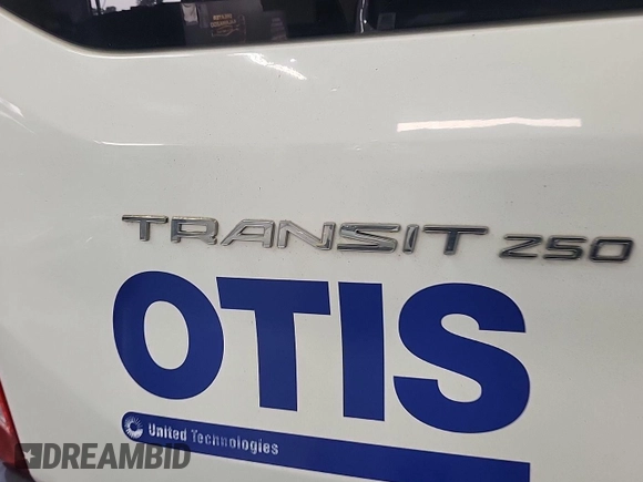 2018 Ford Transit z VIN 1FTYR1YG9JKA80761, wystawiony jako IAAI lot #42859226 z przebiegiem 132 605 mil mil oraz . Historia ofert i sprzedaży dostępna na DreamBid. Obrazek 2.