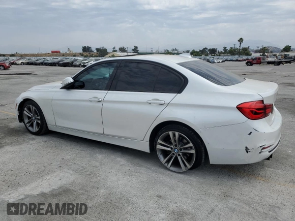 2016 BMW 3 Series 328i z VIN WBA8E9C59GK645483, wystawiony jako Copart lot #59623365 z przebiegiem 111 222 mil mil oraz Szkoda całkowita • Salvage title. Historia ofert i sprzedaży dostępna na DreamBid. Obrazek 2.