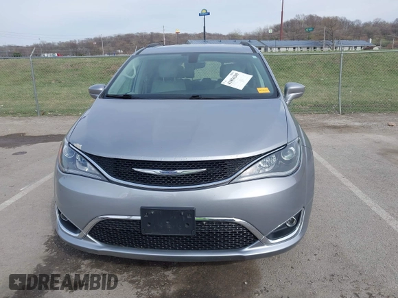 2017 Chrysler Pacifica Touring L z VIN 2C4RC1BG2HR503660, wystawiony jako IAAI lot #41856205 z przebiegiem 78 913 mil mil oraz . Historia ofert i sprzedaży dostępna na DreamBid. Obrazek 12.