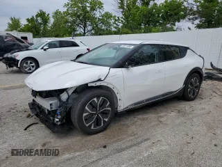 2022 Kia EV6 Wind z VIN KNDC3DLC6N5053572, wystawiony jako Copart lot #54911685 z przebiegiem 26 829 mil mil oraz Szkoda całkowita • Salvage title. Historia ofert i sprzedaży dostępna na DreamBid. Obrazek 1.