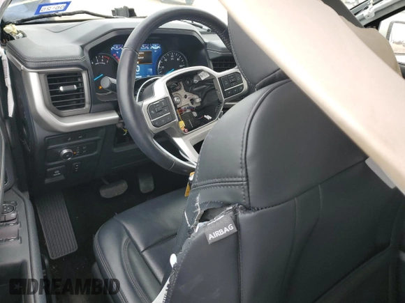 2022 Ford Expedition XLT with VIN 1FMJU1JT9NEA09633, listed as a Copart auction lot 45299235 with 75,486 mi miles and Salvage title. Bid and sale history available at DreamBid. Image 8.