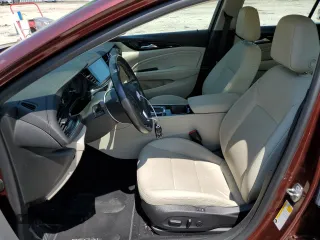 2018 Buick Regal Essence с VIN W04GV8SX5J1176203, выставлен на аукционе Copart как лот 66086824 с пробегом 57 879 миль миль и Списание • Salvage title. История ставок и продаж доступна на DreamBid. Изображение 7.