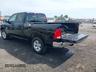 2020 Ram 1500 Tradesman z VIN 1C6RR6FG5LS151064, wystawiony jako IAAI lot #42044396 z przebiegiem 38 720 mil mil oraz . Historia ofert i sprzedaży dostępna na DreamBid. Obrazek 3.