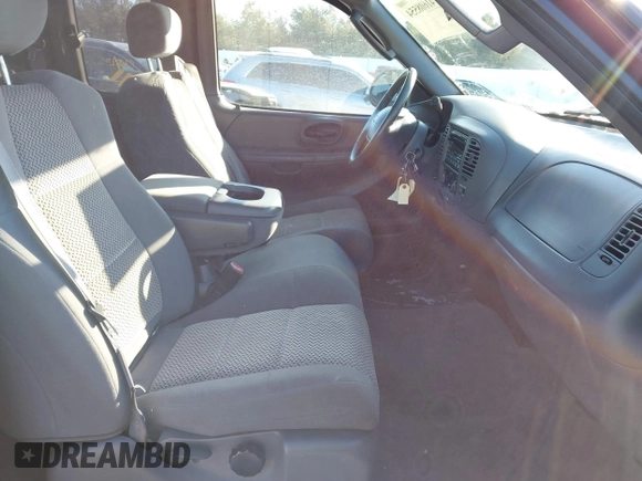 2003 Ford F-150 XL with VIN 1FTRX18L33NB00026, listed as a IAAI auction lot 41608554 with 161,877 mi miles. Bid and sale history available at carsss.com. Image 5.