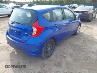 2017 Nissan Note SV z VIN 3N1CE2CP5HL357520, wystawiony jako IAAI lot #41991218 z przebiegiem 106 539 mil mil oraz . Historia ofert i sprzedaży dostępna na DreamBid. Obrazek 4.