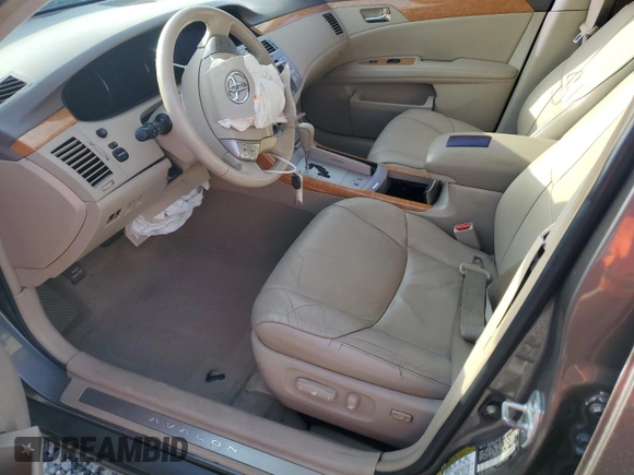 2006 Toyota Avalon XL z VIN 4T1BK36B26U092139, wystawiony jako Copart lot #48688335 z przebiegiem 225 381 mil mil oraz Szkoda całkowita • Salvage title. Historia ofert i sprzedaży dostępna na DreamBid. Obrazek 7.