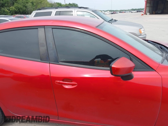 2015 Mazda 3 i Sport z VIN JM1BM1U71F1225833, wystawiony jako IAAI lot #42264702 z przebiegiem 173 583 mil mil oraz . Historia ofert i sprzedaży dostępna na DreamBid. Obrazek 13.